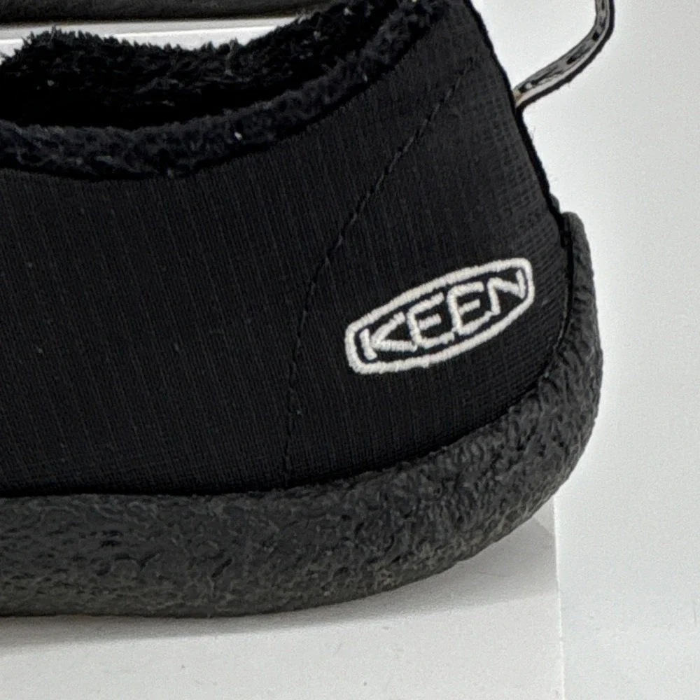 Keen Howser II Slip On Men 9.5 Indoor Outdoor Shoe Water Resistant Black Quilted